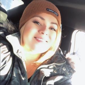 Meet your Posher, Jeanetta